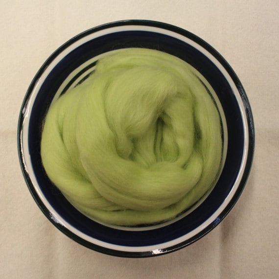 Chartreuse Green Merino Wool Roving / 21.5 micron -1 oz- Nuno Felting / Wet Felting / Felting Supplies / Needle Felting / Fiber Supply